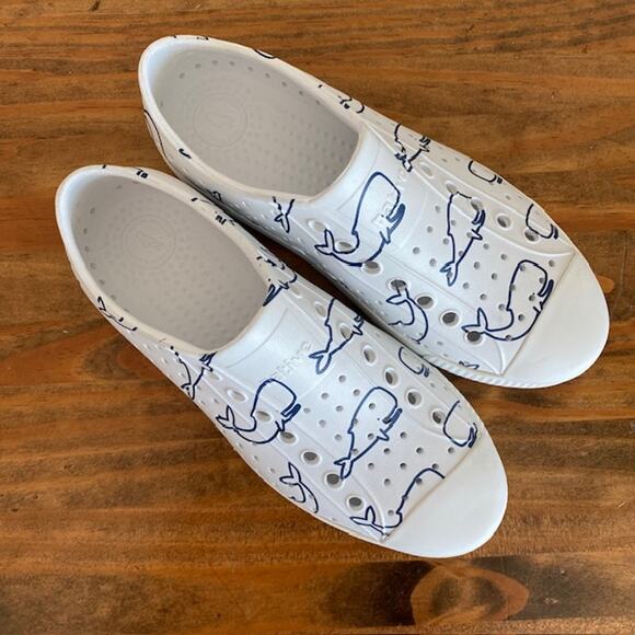 Native Jefferson Slip-on White with Navy Whales Boat Water Shoes - Size 9 - Picture 2 of 8